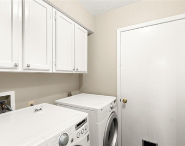9708 Moorberry St - Photo Thumbnail 21