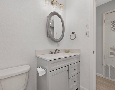 2307 Galway St - Photo Thumbnail 16
