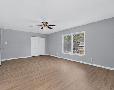 2307 Galway St - Photo Thumbnail 19