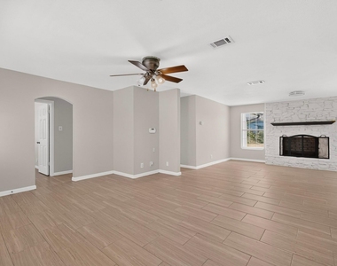 2307 Galway St - Photo Thumbnail 9