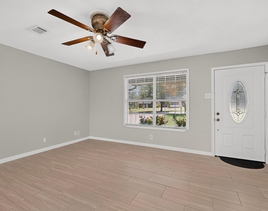 2307 Galway St - Photo Thumbnail 4