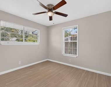 2307 Galway St - Photo Thumbnail 25