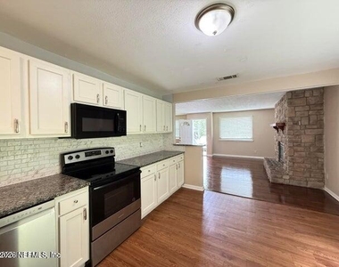 8515 Maple Street - Photo Thumbnail 6