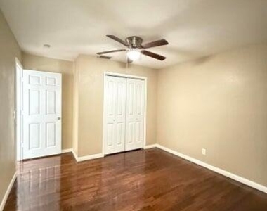 8515 Maple Street - Photo Thumbnail 7