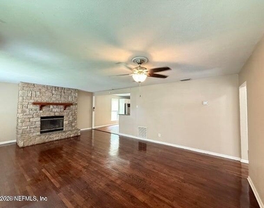 8515 Maple Street - Photo Thumbnail 2