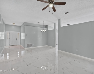 490 Hillside Drive - Photo Thumbnail 8