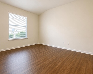 5204 Comfort Court - Photo Thumbnail 18