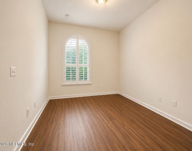 5204 Comfort Court - Photo Thumbnail 12