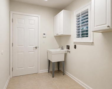 5204 Comfort Court - Photo Thumbnail 14