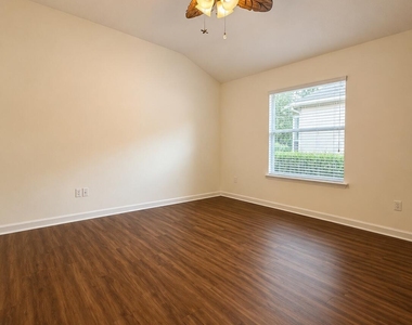 5204 Comfort Court - Photo Thumbnail 15