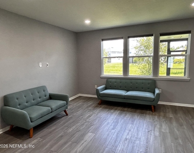 11646 Pacific Dogwood Court - Photo Thumbnail 7
