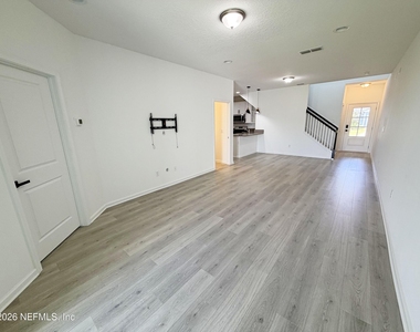 716 Cherry Elm Drive - Photo Thumbnail 3