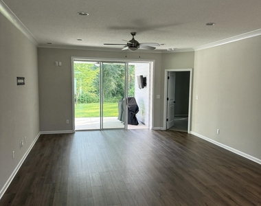323 Holly Forest Drive - Photo Thumbnail 21