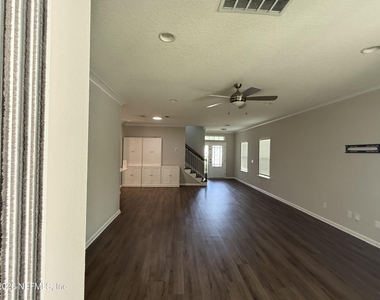 323 Holly Forest Drive - Photo Thumbnail 15