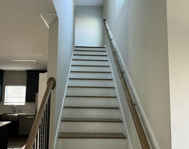 323 Holly Forest Drive - Photo Thumbnail 14