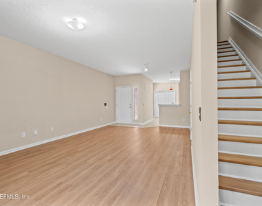 313 Scrub Jay Drive - Photo Thumbnail 10