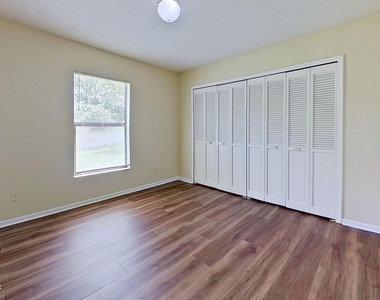 12958 Medford Lane - Photo Thumbnail 17