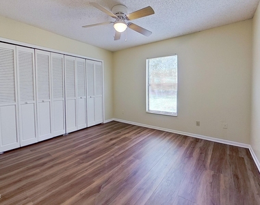 12958 Medford Lane - Photo Thumbnail 15