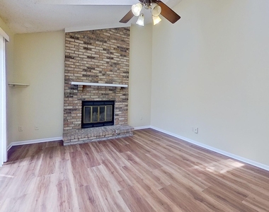 12958 Medford Lane - Photo Thumbnail 10