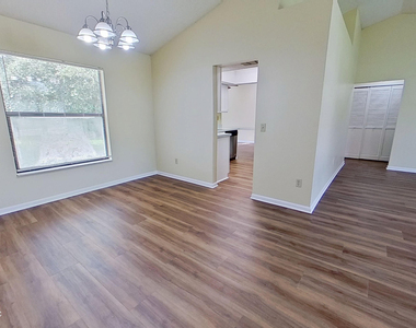12958 Medford Lane - Photo Thumbnail 8