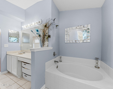 2656 Lantana Lakes Drive E - Photo Thumbnail 16