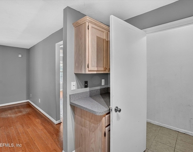 7701 Timberlin Park Boulevard - Photo Thumbnail 17