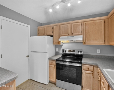 7701 Timberlin Park Boulevard - Photo Thumbnail 14