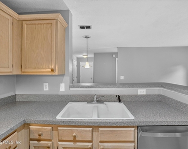 7701 Timberlin Park Boulevard - Photo Thumbnail 15