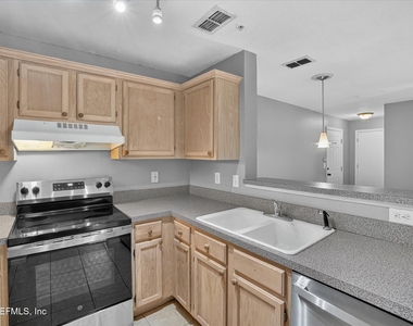 7701 Timberlin Park Boulevard - Photo Thumbnail 13