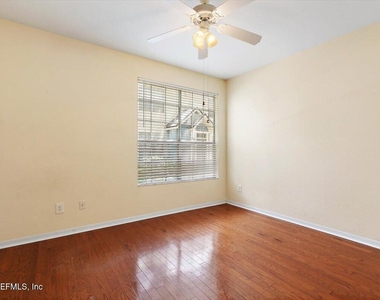 13703 Richmond Park Drive N - Photo Thumbnail 8