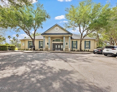 13703 Richmond Park Drive N - Photo Thumbnail 15