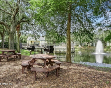 13703 Richmond Park Drive N - Photo Thumbnail 16