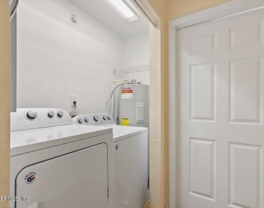 13703 Richmond Park Drive N - Photo Thumbnail 13