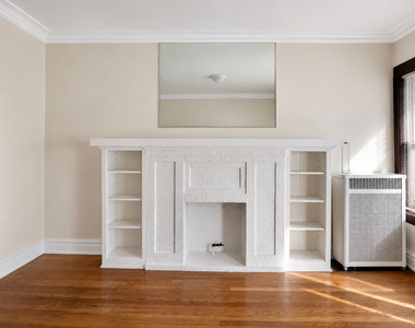 1528 E 74th Place - Photo Thumbnail 2