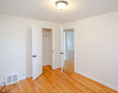 4262 W Nelson Street - Photo Thumbnail 5