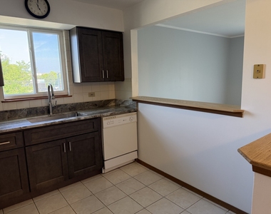 1326 E 159th St 1326 Street - Photo Thumbnail 3