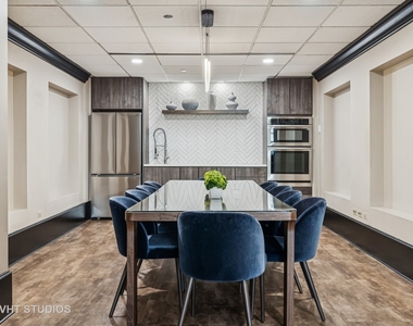 10 E Ontario Street - Photo Thumbnail 16