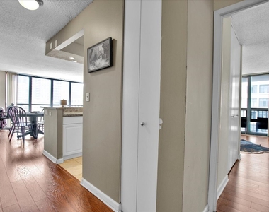 10 E Ontario Street - Photo Thumbnail 8