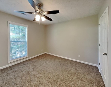 399 Charesa Lane - Photo Thumbnail 15