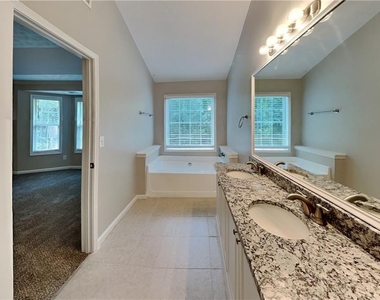 399 Charesa Lane - Photo Thumbnail 10