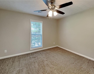 399 Charesa Lane - Photo Thumbnail 14