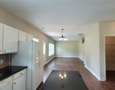 6010 Stonebrook Lane - Photo Thumbnail 13