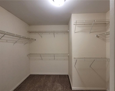 6010 Stonebrook Lane - Photo Thumbnail 31