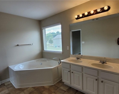 6010 Stonebrook Lane - Photo Thumbnail 32