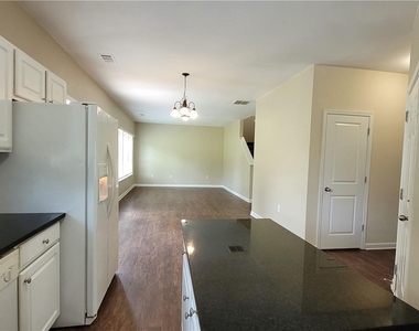6010 Stonebrook Lane - Photo Thumbnail 12