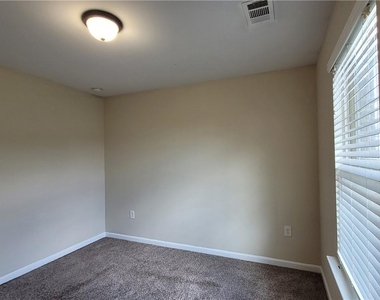 6010 Stonebrook Lane - Photo Thumbnail 40