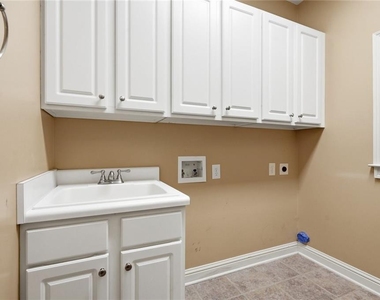 2060 Fife Ridge Court - Photo Thumbnail 27