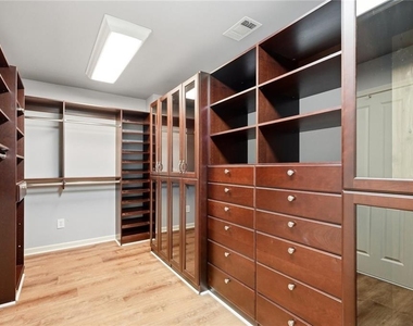 2060 Fife Ridge Court - Photo Thumbnail 11