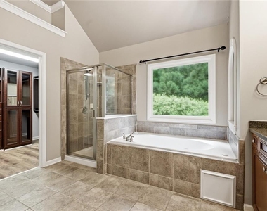 2060 Fife Ridge Court - Photo Thumbnail 9