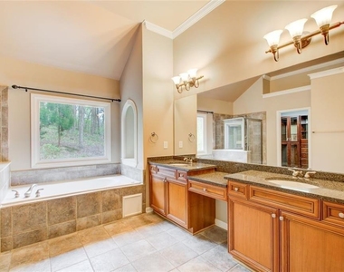 2060 Fife Ridge Court - Photo Thumbnail 5